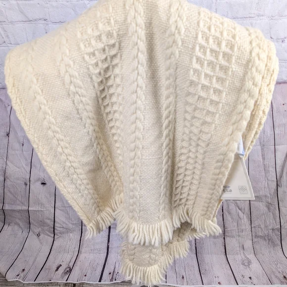 VINTAGE Wool Shawl Made In Ireland NWT 58x36 - Picture 9 of 11